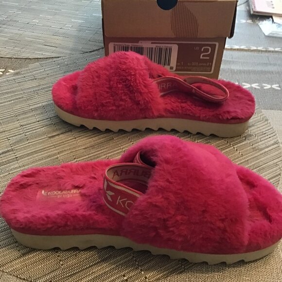 KOOLABURRA by Ugg Girl's Fuzz'n Slippers/Slides--Raspberry/Hot Pink, Size 2 - Picture 3 of 5